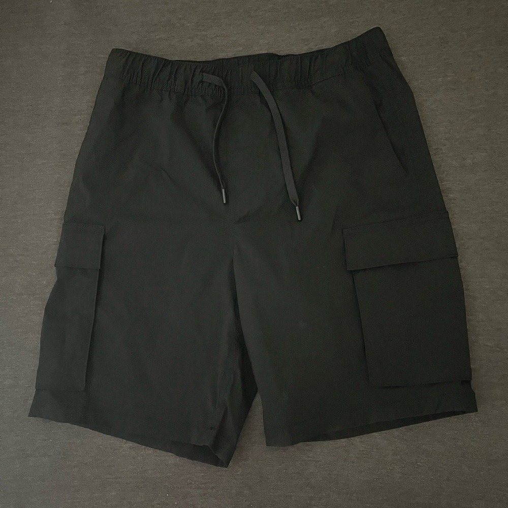 Black Men’s Cargo Shorts